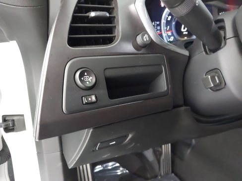 Used 2019 Chevrolet Corvette Stingray Coupe w/ Z51 1LT RWD image 24