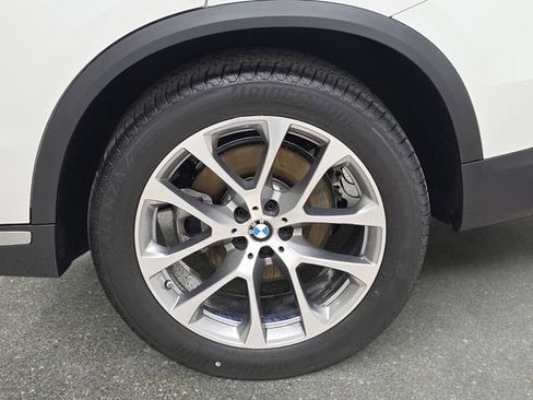 Certified 2025 BMW X5 xDrive40i w/ Premium Package AWD/4WD image 30