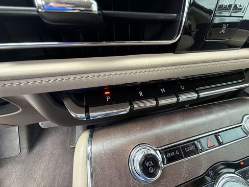 Used 2023 Lincoln Aviator Reserve w/ Equipment Group 201A AWD/4WD image 20