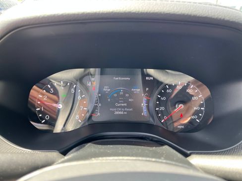 Used 2025 Jeep Compass Trailhawk AWD/4WD image 40