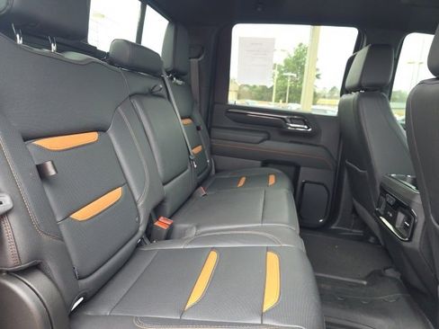 Used 2024 GMC Sierra 2500 AT4 w/ AT4 Premium Plus Package image 11