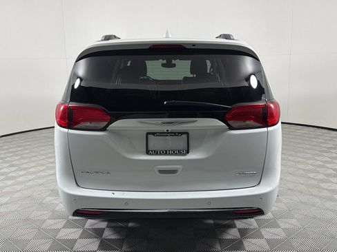Used 2020 Chrysler Pacifica Limited FWD image 6