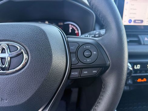 Used 2024 Toyota RAV4 XLE AWD/4WD image 32