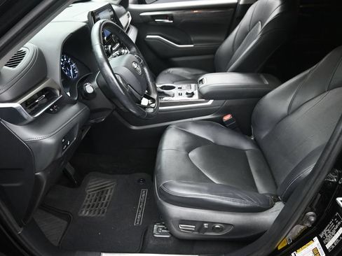 Used 2020 Toyota Highlander Limited AWD/4WD image 22