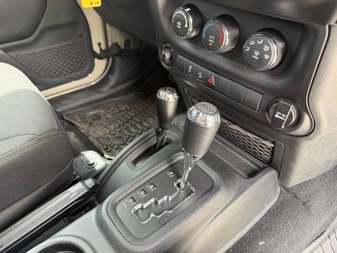 Used 2017 Jeep Wrangler Unlimited Sport w/ Quick Order Package 24S AWD/4WD image 24