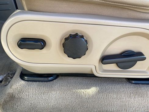 Used 2005 Ford F150 Lariat image 9