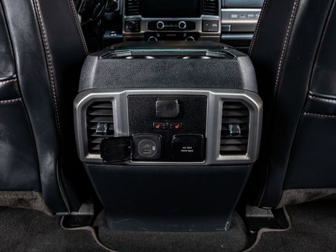 Used 2022 Ford F250 Platinum w/ FX4 Off-Road Package AWD/4WD image 34