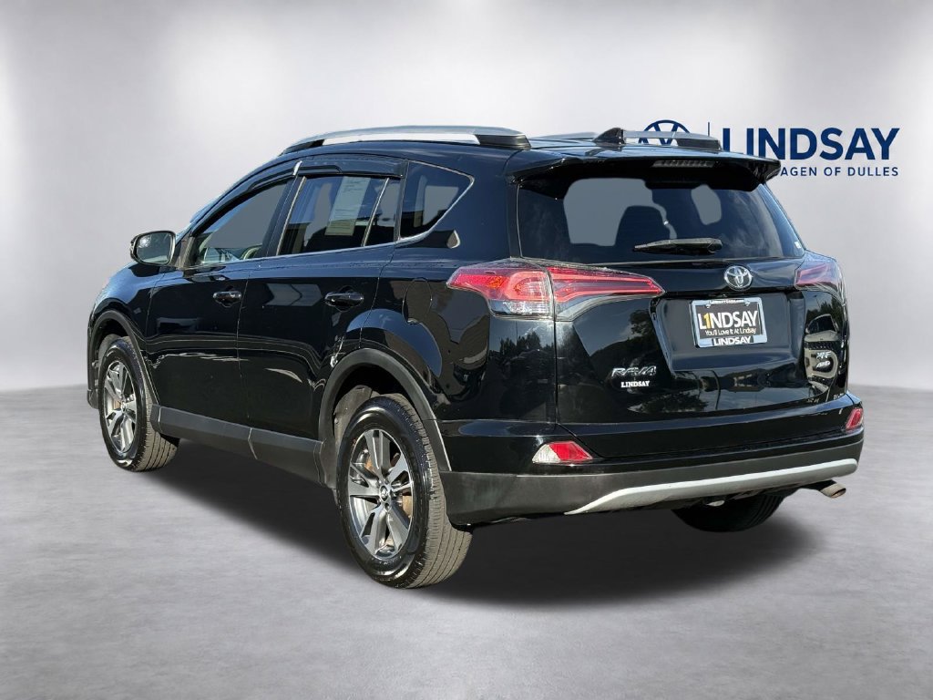 Used 2016 Toyota RAV4 XLE AWD/4WD image 4