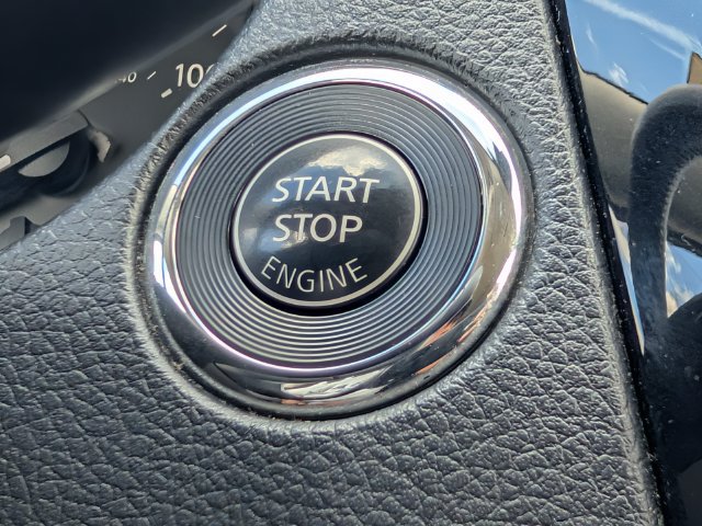 Used 2020 Nissan Rogue SV FWD image 11