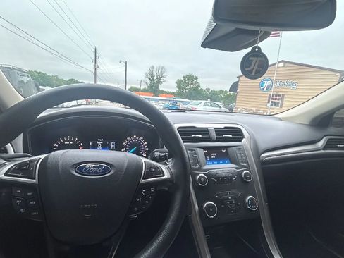Used 2019 Ford Fusion S FWD image 12