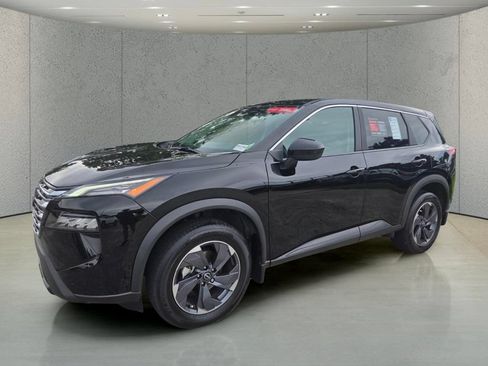 Used 2026 Nissan Rogue SV FWD image 1