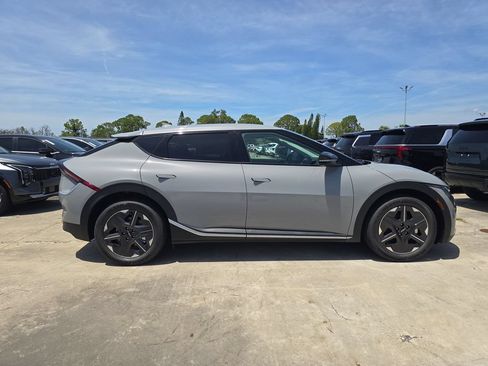 New 2026 Kia EV6 Light RWD image 9