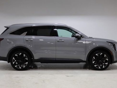 Used 2026 Kia Sorento EX FWD image 9
