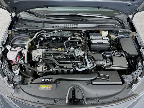 Used 2025 Toyota Corolla LE image 32