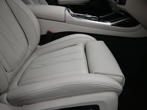 New 2026 BMW X7 xDrive40i AWD/4WD image 26