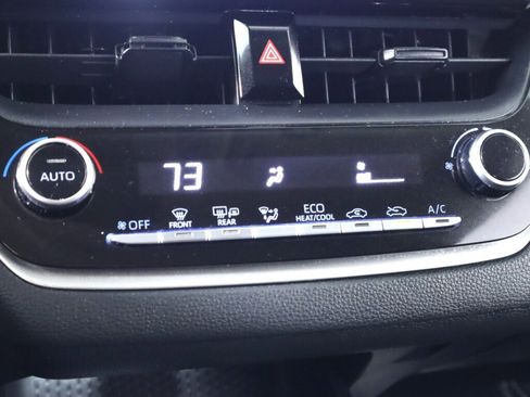 Used 2021 Toyota Corolla LE image 22