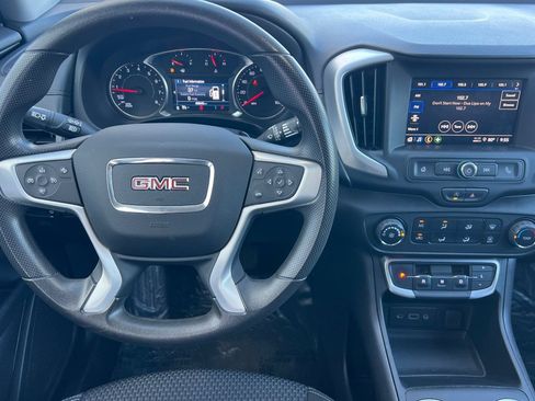 Used 2024 GMC Terrain SLE AWD/4WD image 11