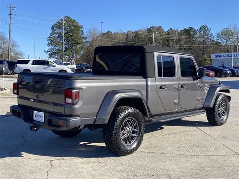 Used 2024 Jeep Gladiator Sport image 5