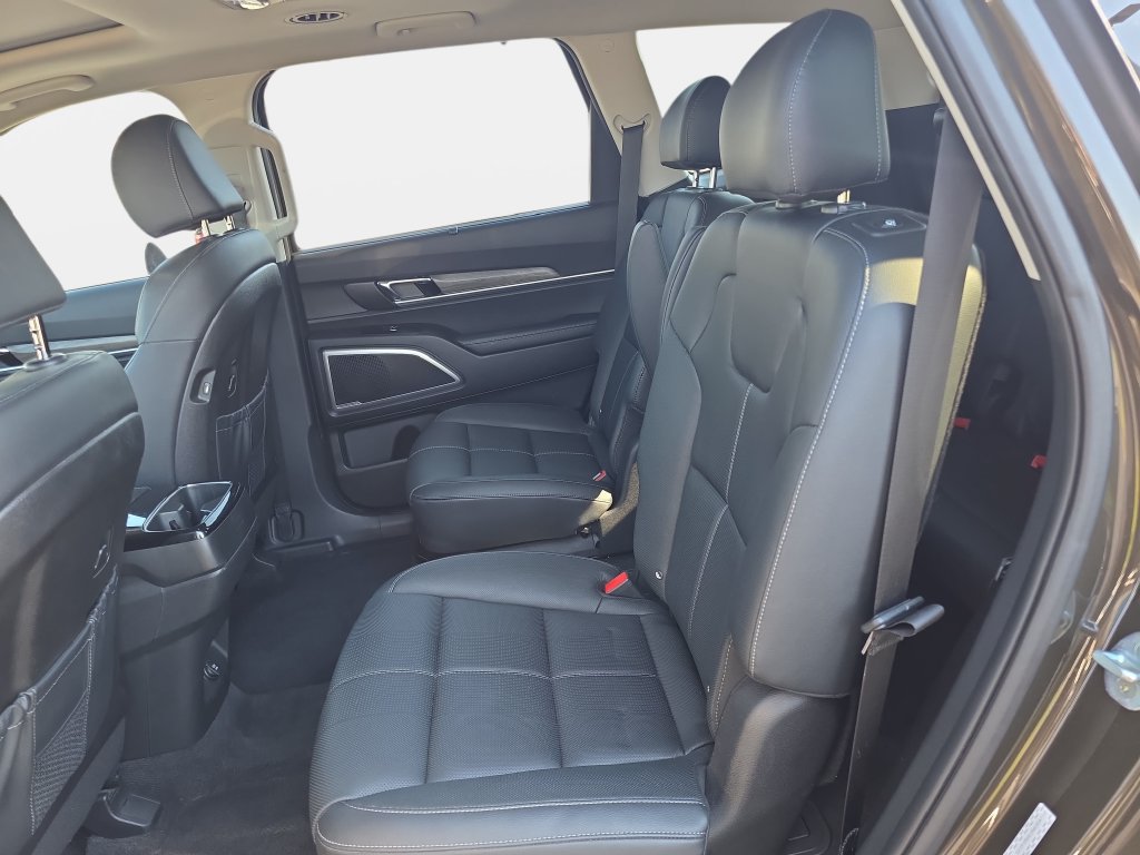 Used 2022 Kia Telluride EX w/ EX Premium Package AWD/4WD image 11