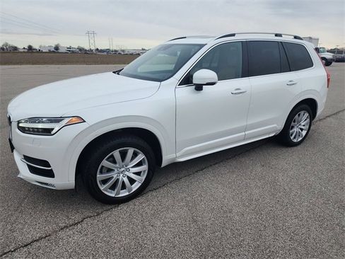 Used 2018 Volvo XC90 T6 Momentum w/ Momentum Plus Package image 10