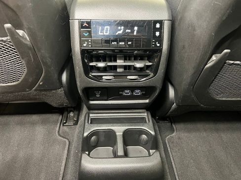 Used 2024 Jeep Grand Cherokee L Limited w/ Luxury Tech Group II image 25