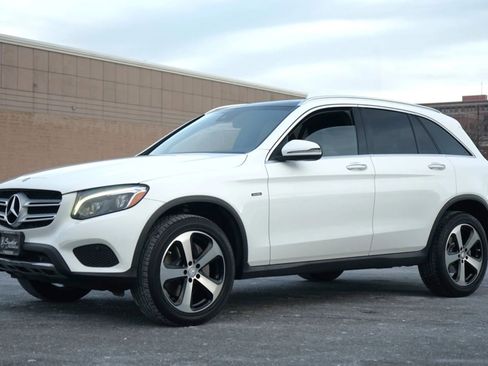 Used 2016 Mercedes-Benz GLC 300 4MATIC image 2