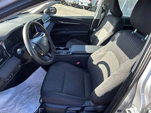 Used 2025 Toyota Camry LE image 17