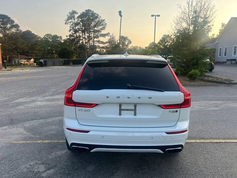 Used 2018 Volvo XC60 T8 R-Design w/ Convenience Package AWD/4WD image 4