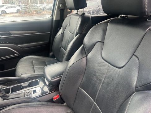 Used 2022 Kia Telluride EX w/ EX Premium Package image 8