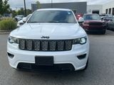 Used 2018 Jeep Grand Cherokee Altitude image 3