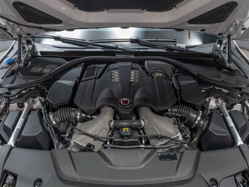Used 2022 BMW ALPINA B7 xDrive AWD/4WD image 43