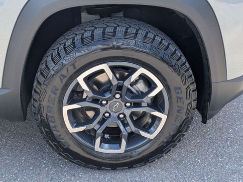Used 2026 Chevrolet Equinox ACTIV FWD image 10