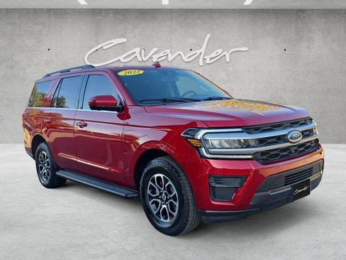 Used 2022 Ford Expedition XLT image 2
