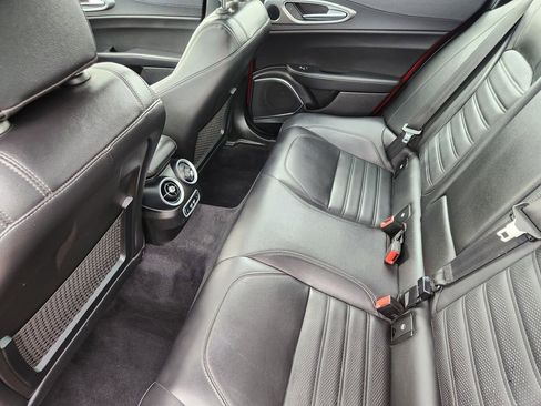Used 2023 Alfa Romeo Giulia Veloce image 19