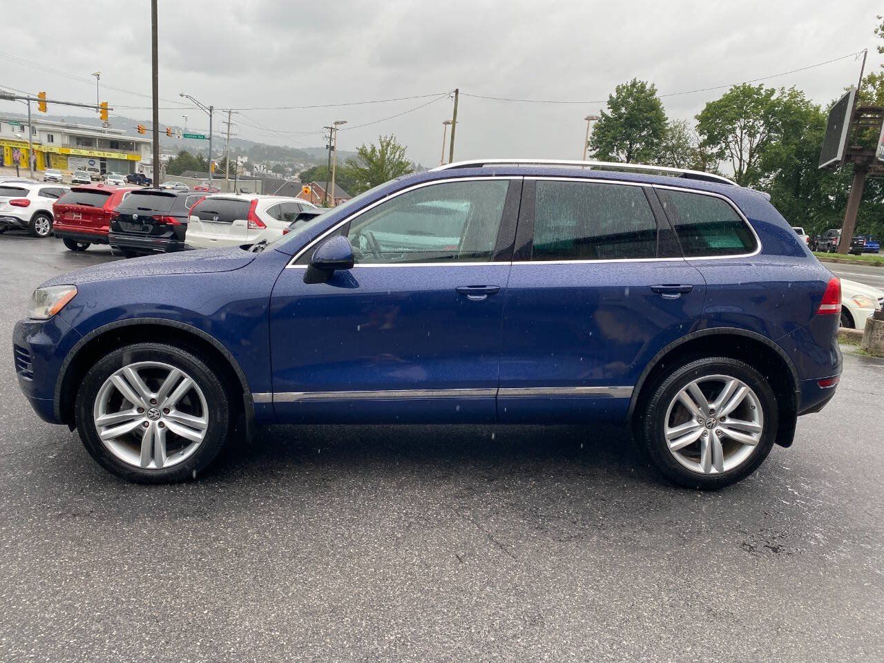 Used 2012 Volkswagen Touareg TDI AWD/4WD image 6