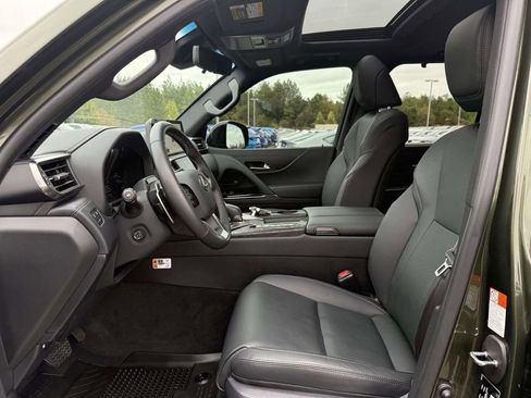 Used 2025 Lexus LX 700h Overtrail image 26