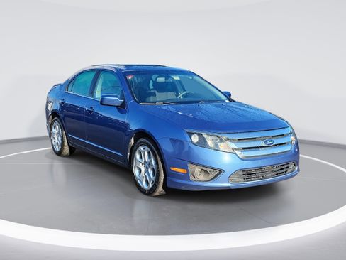 Used 2010 Ford Fusion SE image 2