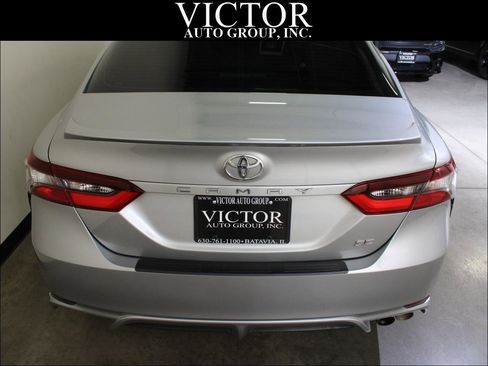 Used 2021 Toyota Camry SE w/ Carpet Mat Package (TMS) image 10