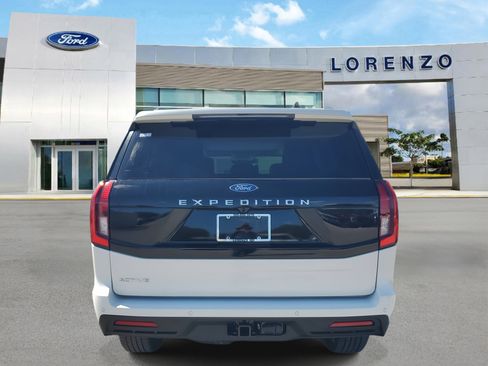 New 2026 Ford Expedition Active image 5