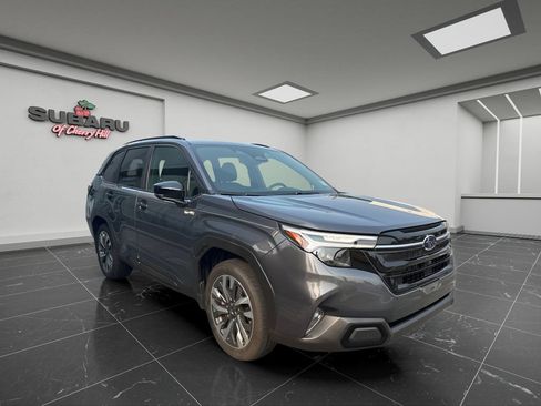 Used 2025 Subaru Forester Touring AWD/4WD image 1