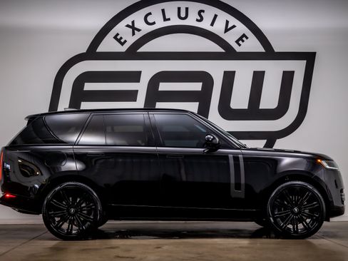 Used 2024 Land Rover Range Rover SE AWD/4WD image 9