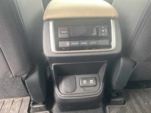 Used 2022 Subaru Ascent Premium w/ Convenience Package image 15