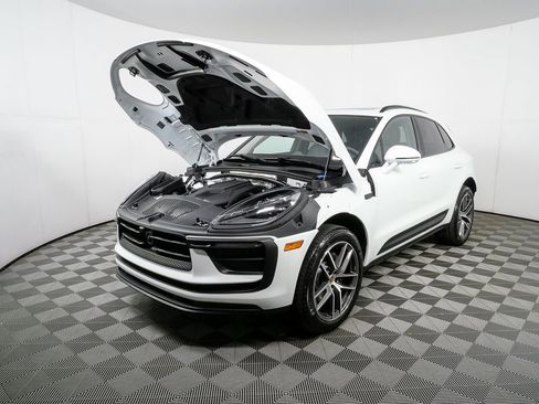 New 2026 Porsche Macan AWD/4WD image 35