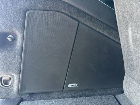 Certified 2022 Cadillac Escalade Premium Luxury image 13