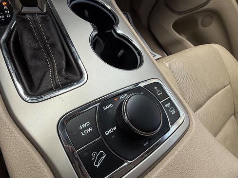 Used 2016 Jeep Grand Cherokee Overland w/ Advanced Technology Group image 20