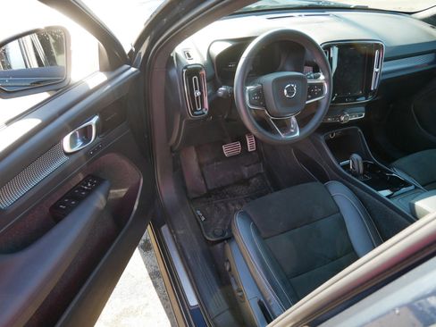 Certified 2022 Volvo XC40 P8 Recharge Ultimate image 10