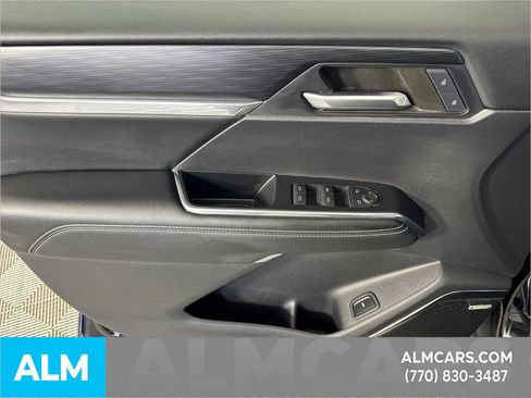 Used 2024 GMC Acadia Elevation image 10