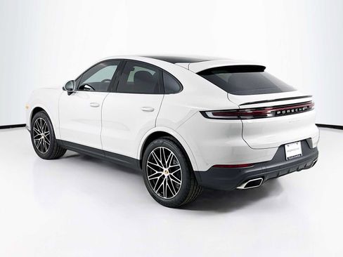 New 2025 Porsche Cayenne Coupe image 3