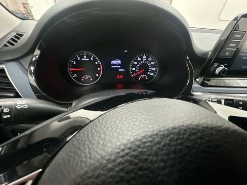 Used 2023 Kia Seltos S image 11