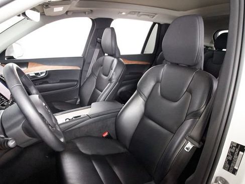 Certified 2023 Volvo XC90 B6 Plus AWD/4WD image 19